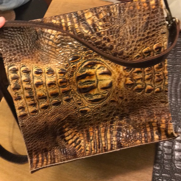 Faux Gator hide tote - Picture 5 of 5